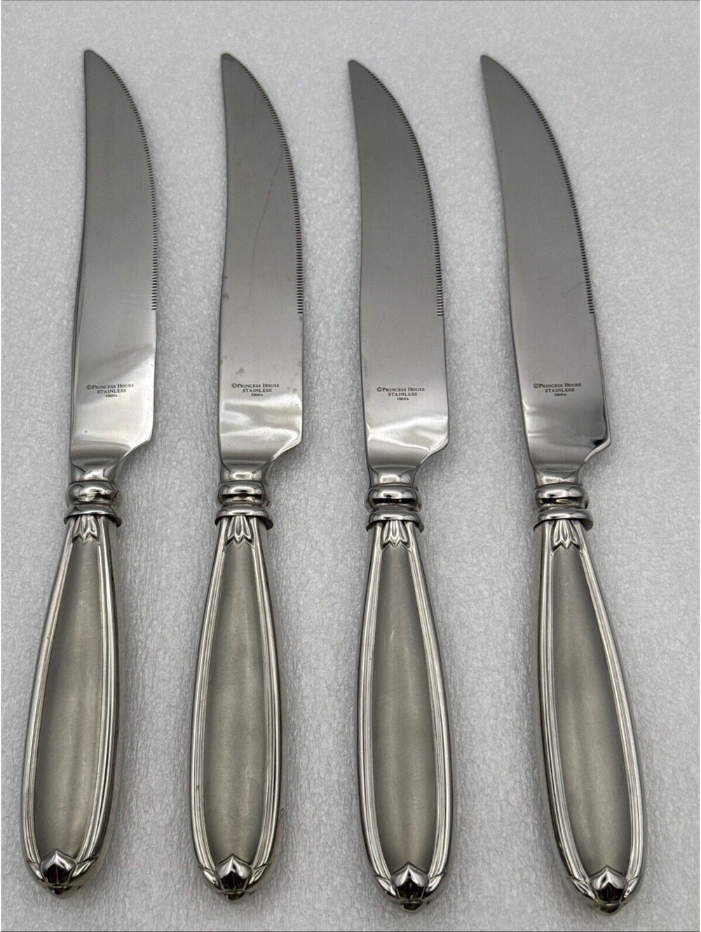 Set Of 4 Princess House BARRINGTON Steak Knives EUC 18/10 Stainless Flatware 10”